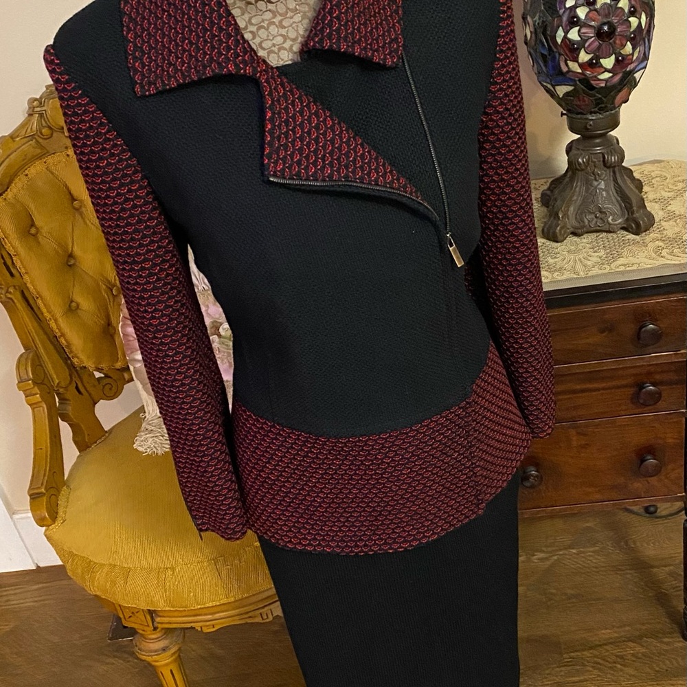St John skirt suit sz 4 red and black